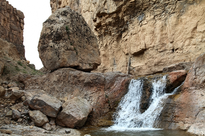 ابشار کمر شکسته روستای سیج ابشار کمر شکسته روستای سیج