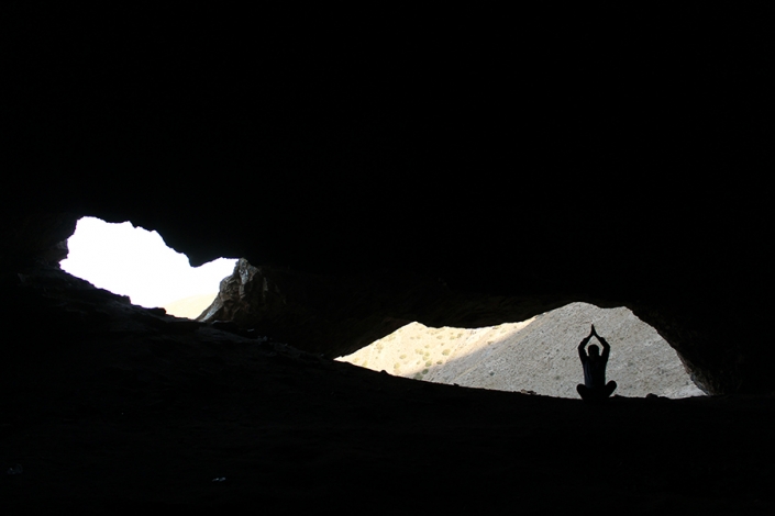 دهانه های ورودی غار مغان معروفترین غار مشهد