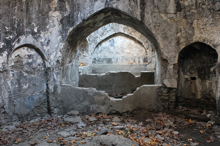 گرم خانه و خزینه حمام تاریخی روستای سربرج،حوالی رودخانه طرق