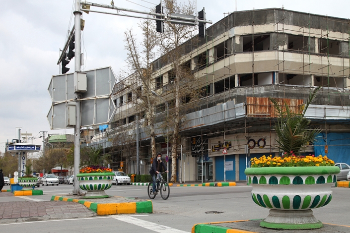 چهار راه دکترا خیابان دانشگاه،چهار راه دکترا،مرکز خرید،دیدنی های شهر مشهد،مشهد گردی